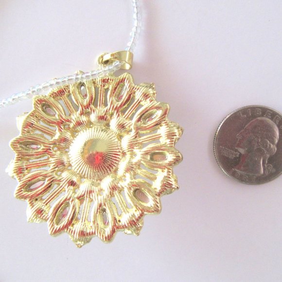 Pearl & rhinestone snowflake pendant necklace - Picture 9 of 9